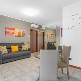IEO-HUMANITAS Free Parking Apartment, hotel u gradu Opera