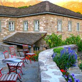 Papaevangelou Hotel, hotell sihtkohas Pápigko