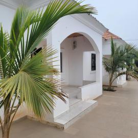 Touray Holiday apartment, hotel em Brusubi