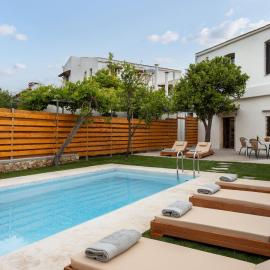 The Olive Mill House - Luxe Villa, Classic Charm, khách sạn ở Prinés