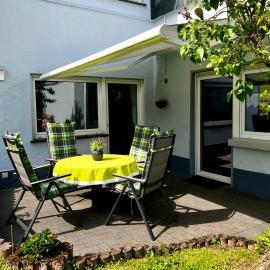 Deine-Eifel-Ferienwohnung, hotel in Feusdorf