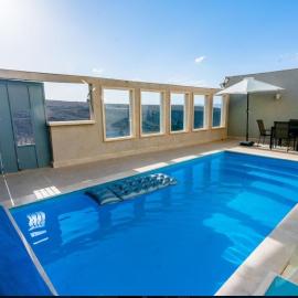 המקום של עופרי - Ofri's place, hotel in Arad