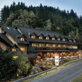 Hotel in restavracija Pod Roglo, viešbutis mieste Zrečės