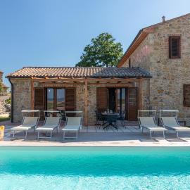 comfortable private villa with pool San Giuseppe Tramontana, hotel u gradu Montecatini Val di Cecina