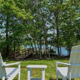 Waterfront Private Dock Peaceful Retreat, hotel din Dennis