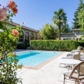 Hotel Les Bellugues, hótel í Saint-Jean-du-Gard