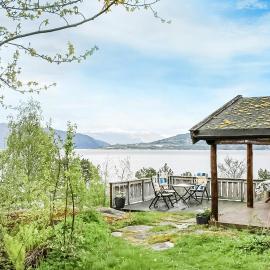 2 Bedroom Beautiful Home In Balestrand, hotel v destinaci Balestrand
