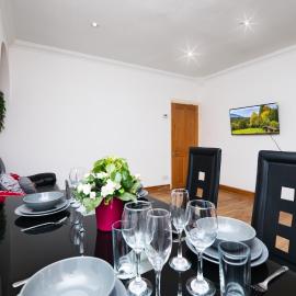 Immaculate Condition 3 Bed En-Suite Refurbished House, hotel in Goodmayes