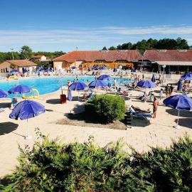 Jolie maisonnette dans village vacances Soustons plage, hotel v destinaci Soustons