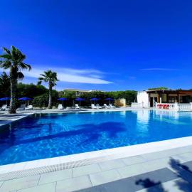 APPARTAMENTO AL MARE CON PISCINA
