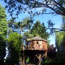 Domaine De La Carrauterie by Terre Insolite, hotel di Sautin