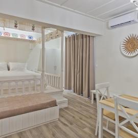 Posidonia Luxury Suites, hotel a Càrpatos