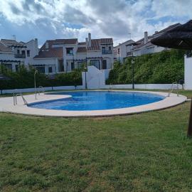 Casa rural La Abuela، فندق في El Ronquillo
