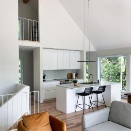 Chalet au bord du lac, hotel di Saint Adolphe D'Howard