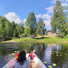 Lake Front Home In Neslandsvatn, hotel i Neslandsvatn