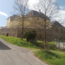 Ferienwohnung im Rittergut Plohn 500 meter zum Freizeitpark, hotel din Lengenfeld