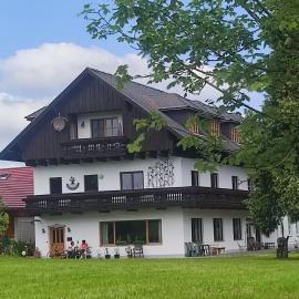 Gästehaus Moorbad Gmös, hotel in Laakirchen