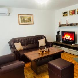 Vikendica Teslic, hotel u gradu Privina Glava