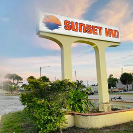 Sunset Inn- Fort Pierce, FL, hotel in Fort Pierce