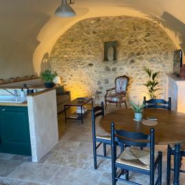Le Mas du Rochet - Gîte à la campagne avec spa privé - 2 à 4 pers, hotel a Mirmande
