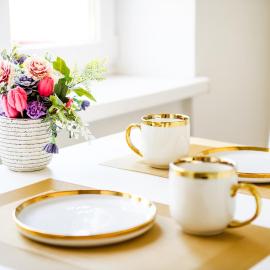 Elegant 1-Bedroom Apartment with Small Breakfast & Free Parking