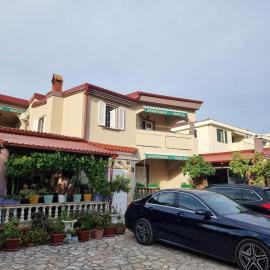 Apartmani Marija, hotel em Kolan