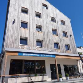 Stord Folkehøgskule Sommarhotell Leirvik, hotel v mestu Stord