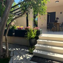 Malvina homes Karteros, hotel in Karteros