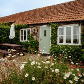 Milkmaids Cottage - Rudge Farm Cottages, hotel in Bridport