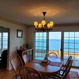 On the Water Spacious Comfortable Historic House, hotel in West Haven