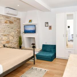 Captain theo apartment Annoula