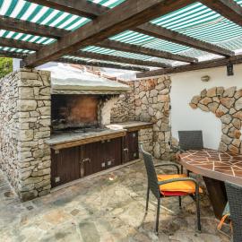 Beautiful Home In Novo Selo With House Sea View