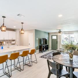 Walk to Lewisville Lake: Dog-Friendly Texas Home, hotel in Little Elm