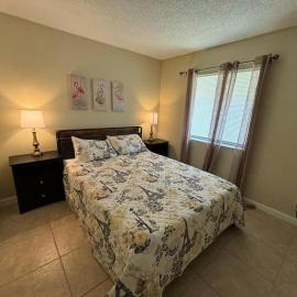 Sea Breeze-2 BR Apartment- Centrally Located
