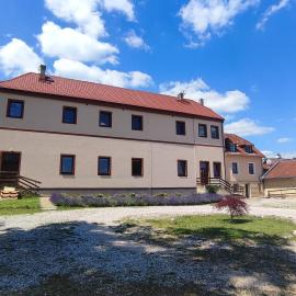 Zámeček Čeřov, hotel u gradu Jičin