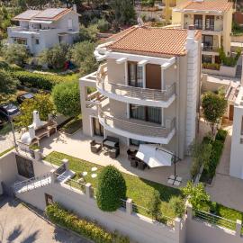 ILIOS Luxury Apartment