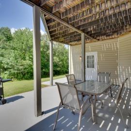 Wine Trail Apt 7 Mi to Yonah Mtn! Patio & Views