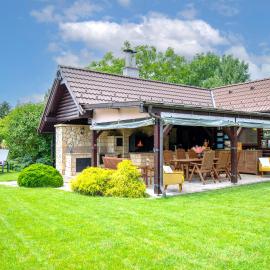 Chalet Senec, viešbutis mieste Senecas
