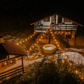 Cabana Petersdorf, hotel a Petreşti