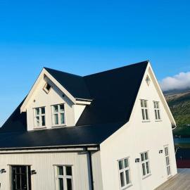 Petursborg luxury in Vágur, hotel in Vágur