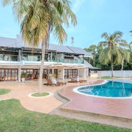 Suntai Villa, Beachfront Suites, hotel in Kampong Si Ginting