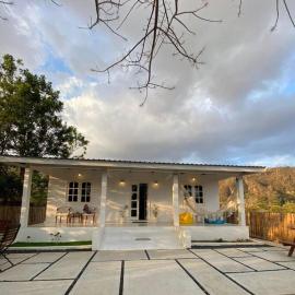 Rumah Akbar Villa Taliwang, hotel di Labuanbalat