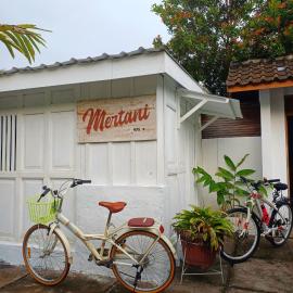 Mertanihuisjogja, готель у місті Salakan