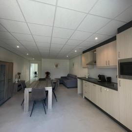 Vakantie huis 2 persoons compleet ingericht, hotel in Bladel