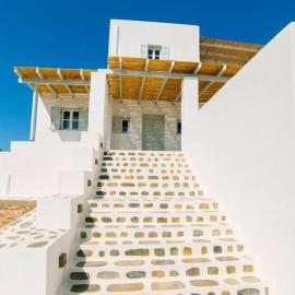 Coral Villa with 4 bedrooms in Paros