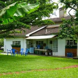Kusini House & Campsite KItale، فندق في كيتالي