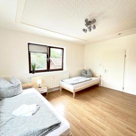 I Apartment 14 Personen - Monteurzimmer - Ferienwohnung, Großköllnbach I