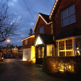 The Corner House Hotel, hotel v destinácii Horley