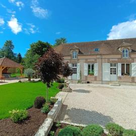Gîte à côté, hotel Les Essarts-lès-Sézanne városában