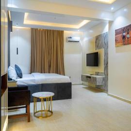 Hadmof Hotel and Suites, khách sạn ở Ikeja